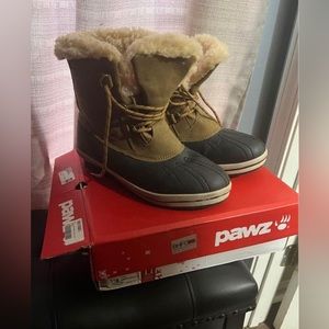Bear Paw snow boots women 11